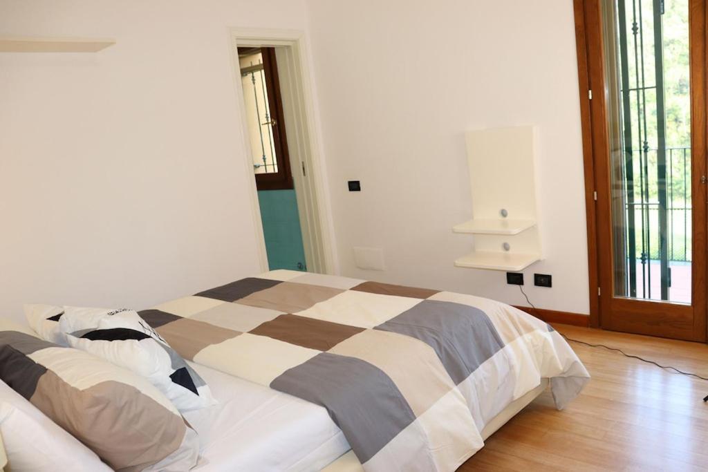 Appartement Dans Un Terrain De Golf, 5 Min De La Mer En Voiture, Parking Gratuit Коголето Екстериор снимка