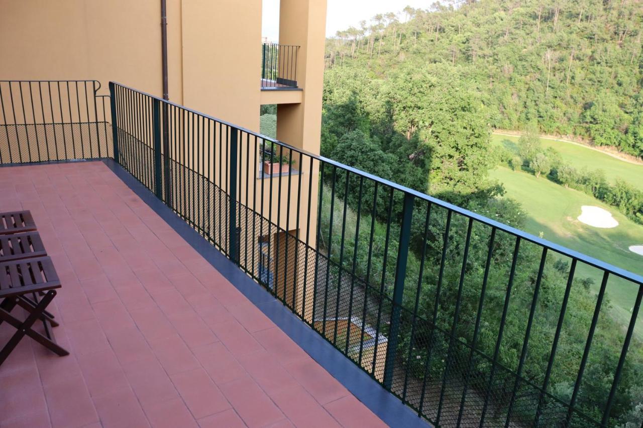 Appartement Dans Un Terrain De Golf, 5 Min De La Mer En Voiture, Parking Gratuit Коголето Екстериор снимка